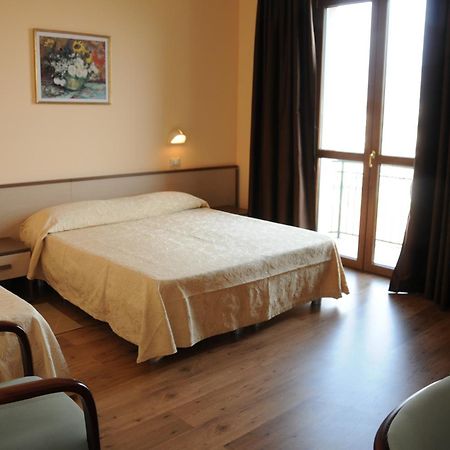 Hotel Barbieri Altomonte Esterno foto