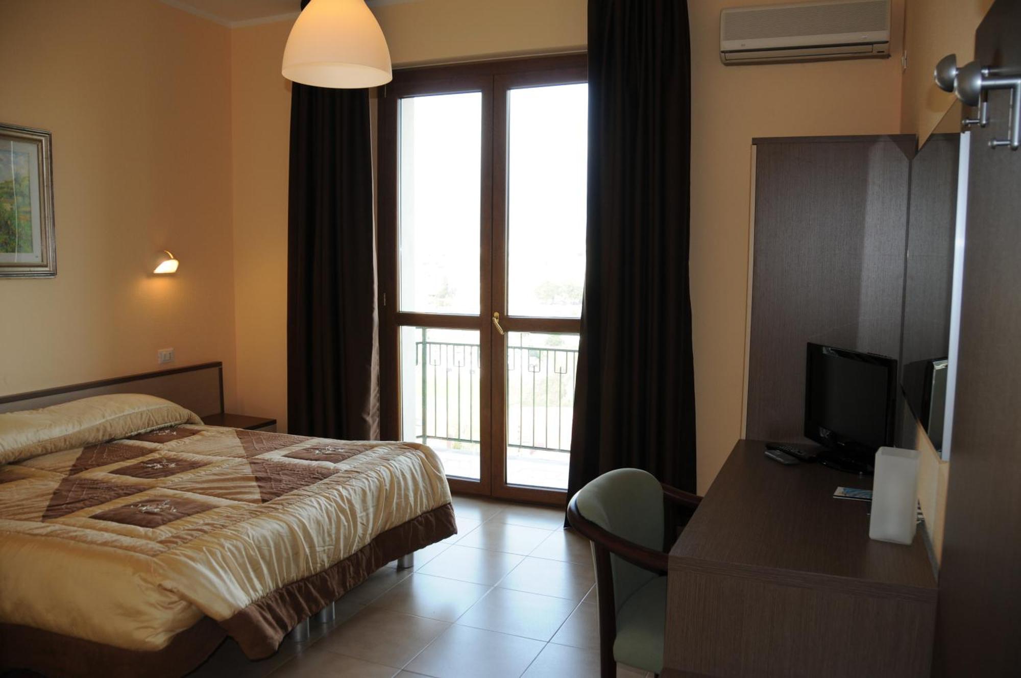 Hotel Barbieri Altomonte Esterno foto