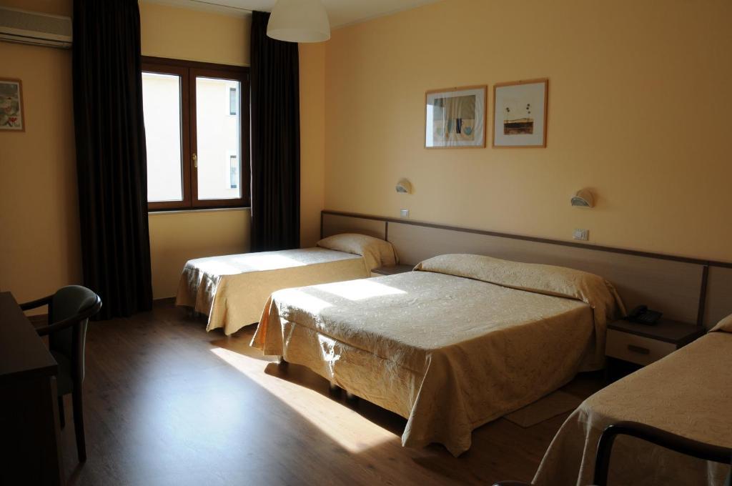 Hotel Barbieri Altomonte Camera foto