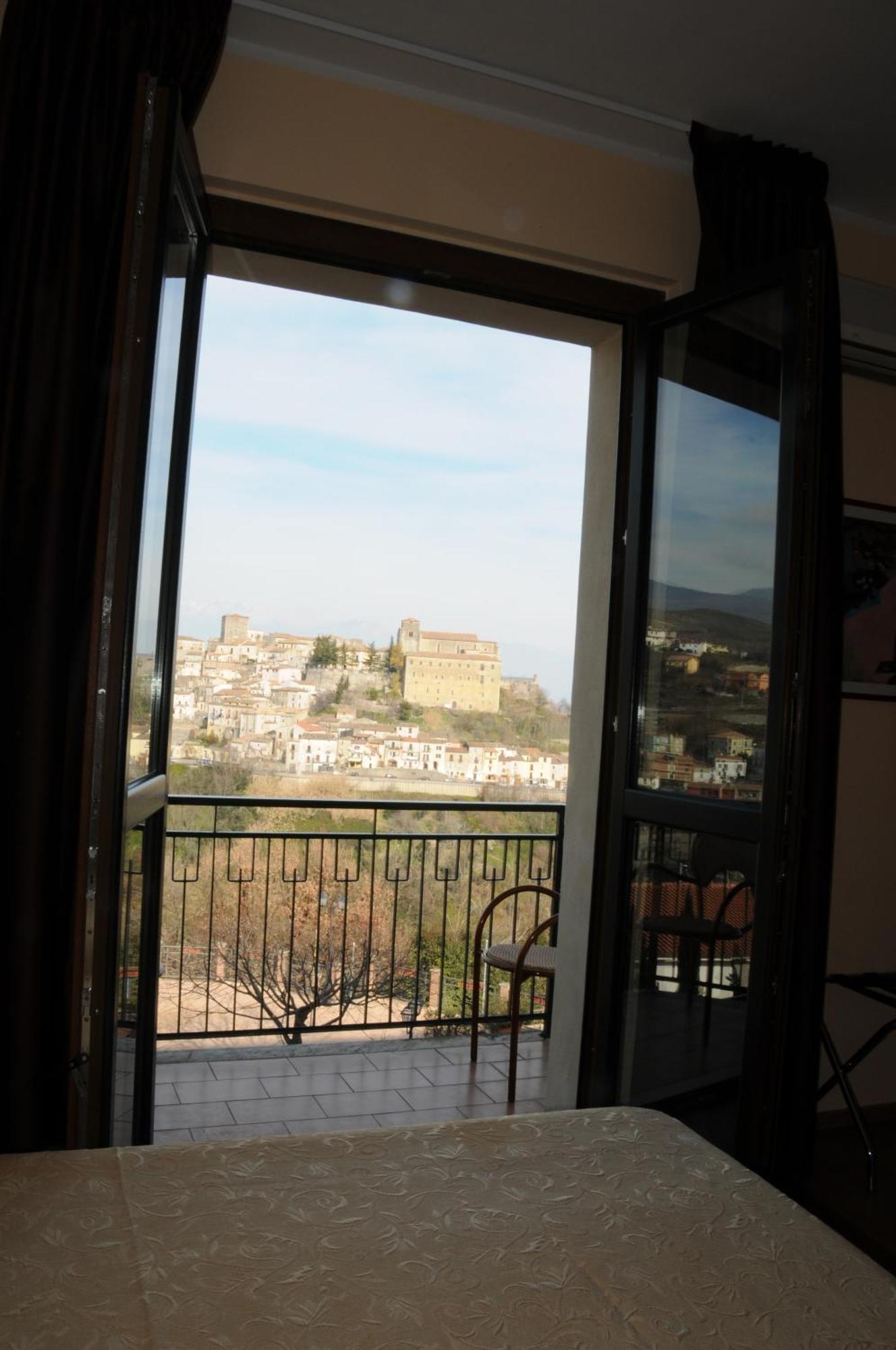 Hotel Barbieri Altomonte Esterno foto