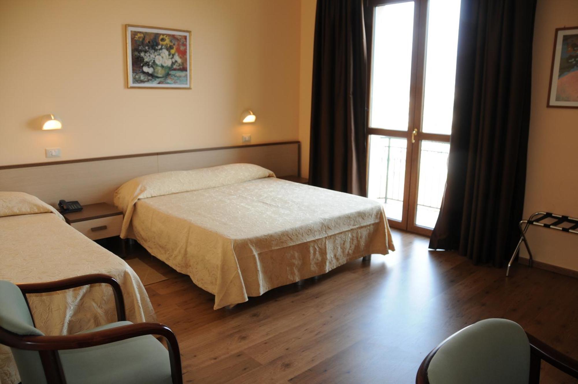 Hotel Barbieri Altomonte Esterno foto