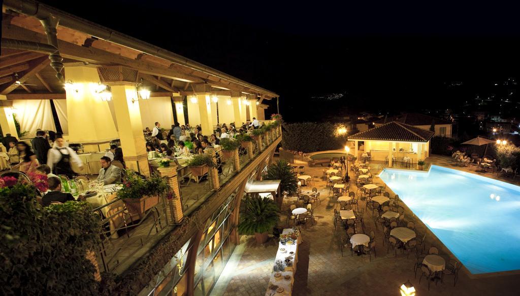 Hotel Barbieri Altomonte Esterno foto