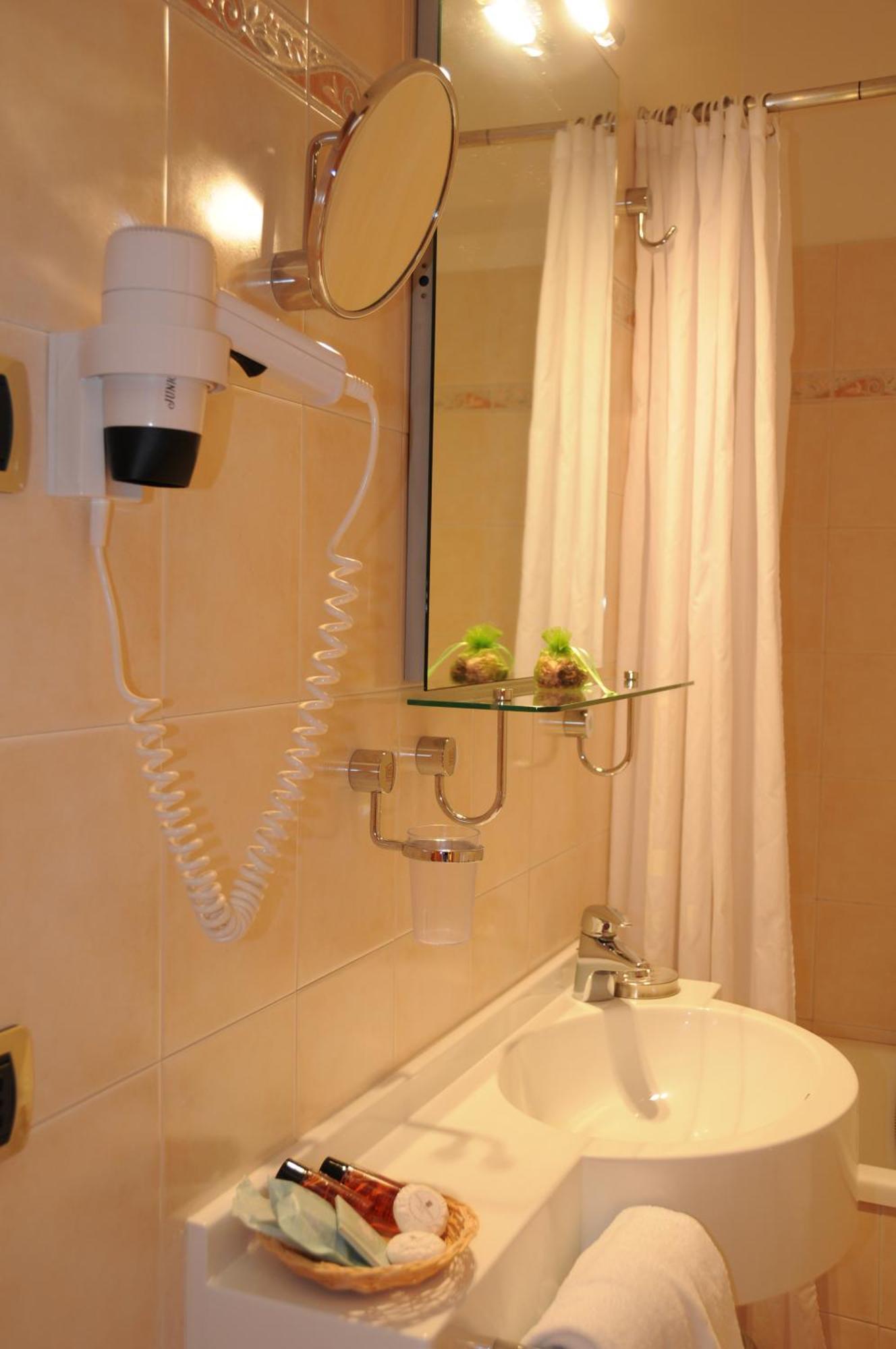 Hotel Barbieri Altomonte Esterno foto